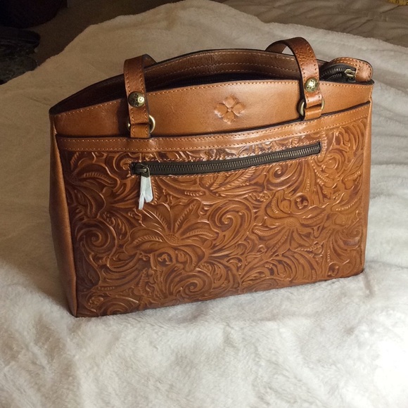 Patricia Nash Handbags - Patricia Nash Burnished Tooled Handbag      NWT
